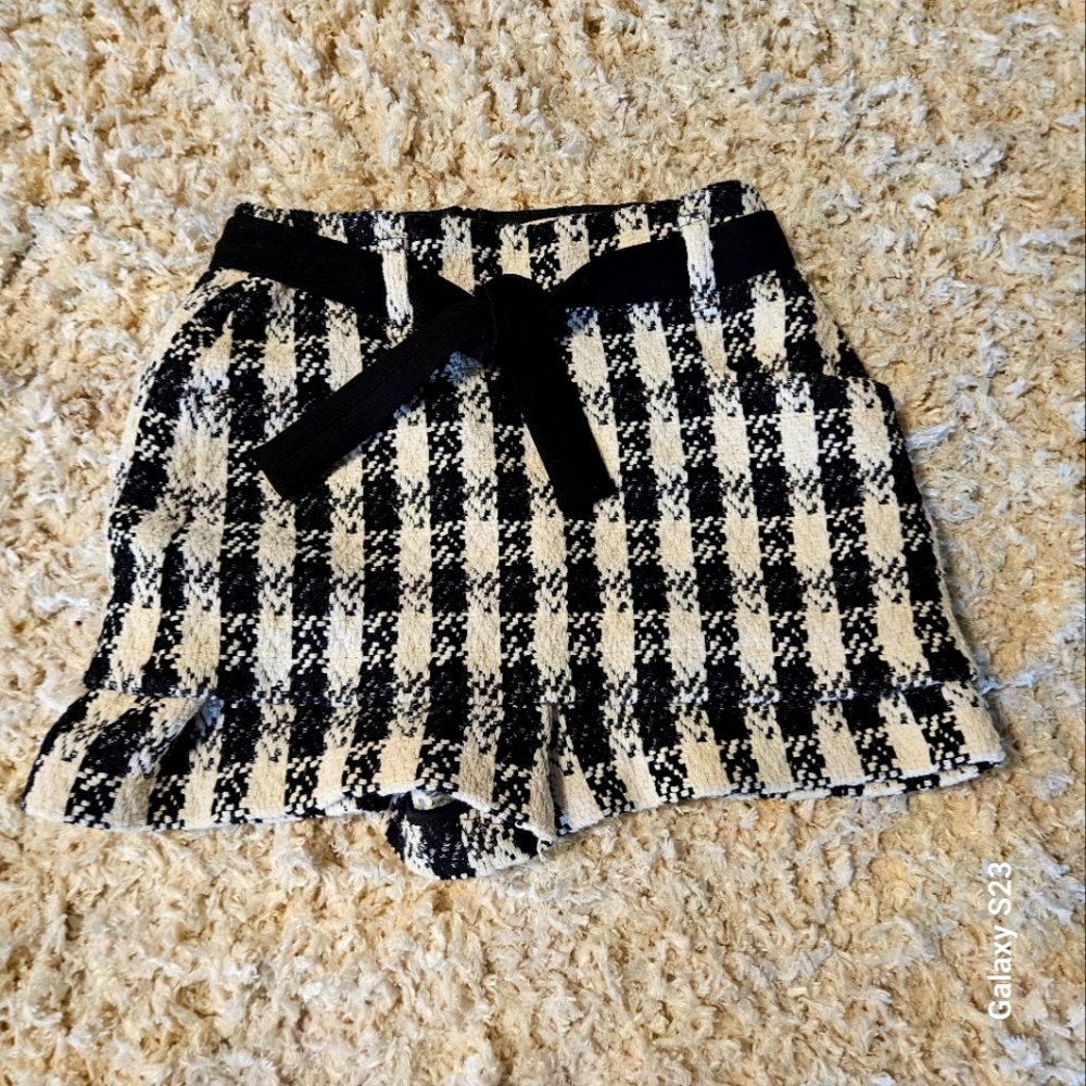 Beautiful Maje Black and White Houndstooth Shorts